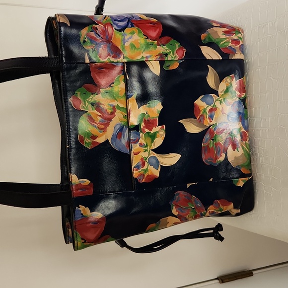 Patricia Nash navy floral handbag - Picture 3 of 7